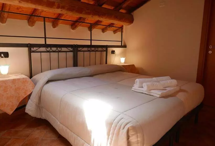 ホテル Agriturismo La Staffa