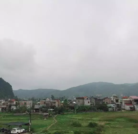 هتل Golden Forest Homestay