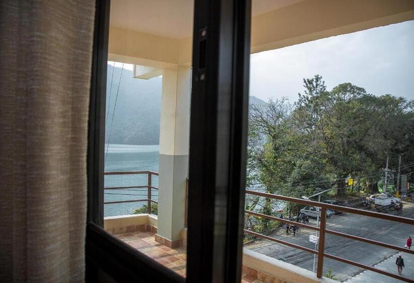 هتل Himalayan Vacation