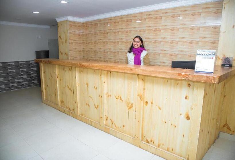 هتل Himalayan Vacation