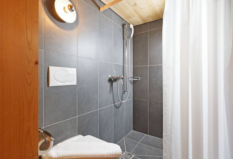 فندق Hirschen Guesthouse   Village