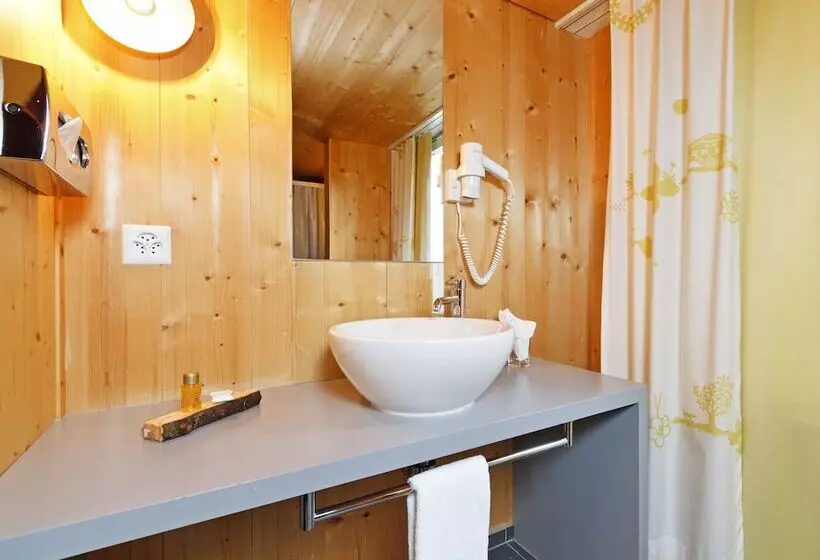 ホテル Hirschen Guesthouse   Village