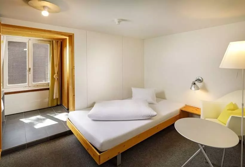 ホテル Hirschen Guesthouse   Village