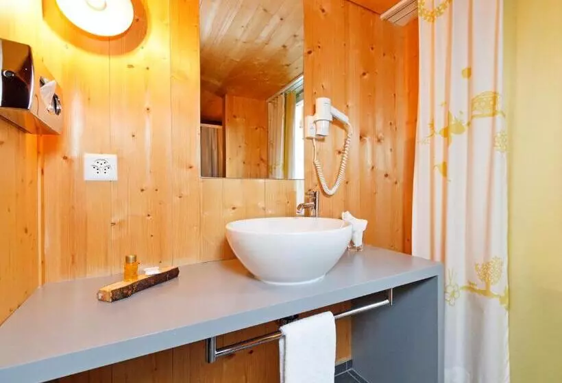 ホテル Hirschen Guesthouse   Village