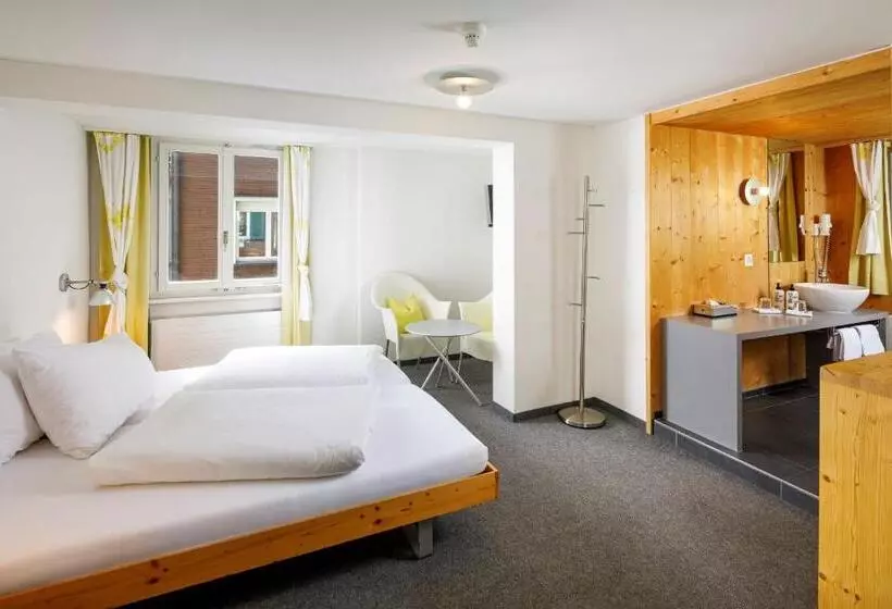 ホテル Hirschen Guesthouse   Village