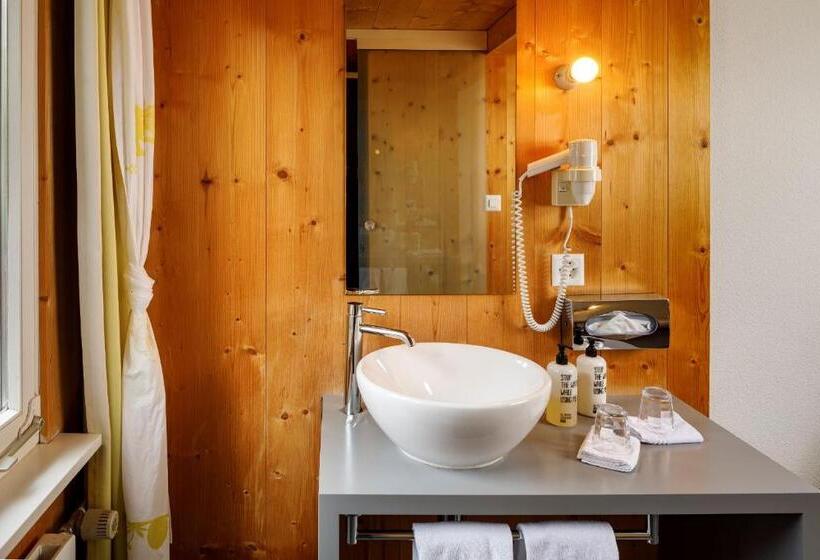 فندق Hirschen Guesthouse   Village