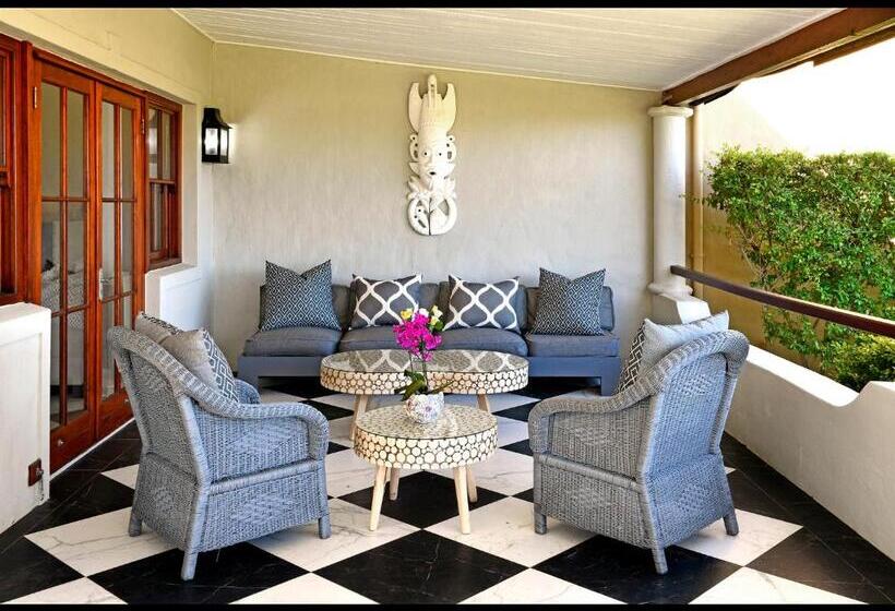 펜션 Huguenot House