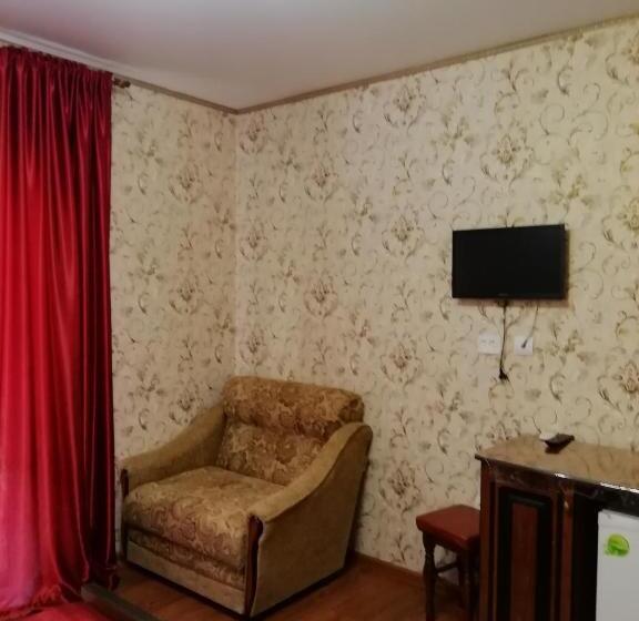 پانسیون Mini Hotel Yanson 2