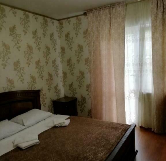 پانسیون Mini Hotel Yanson 2