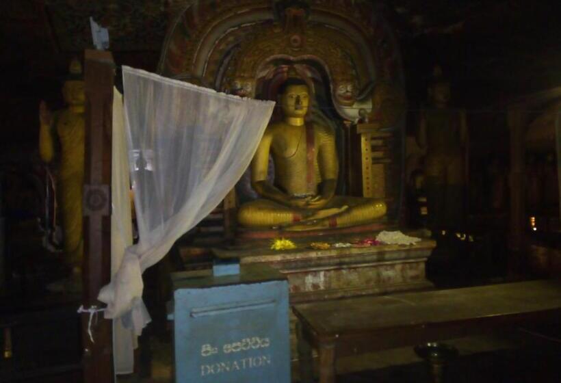 ペンション Tourist Holiday Inn