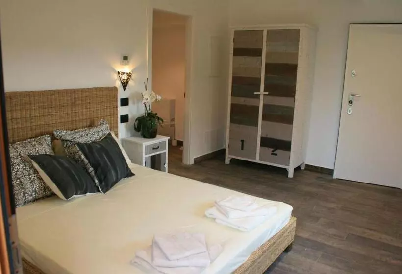 هتل Agriturismo Podere Nigriano
