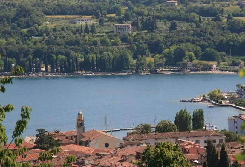 هتل Agriturismo Podere Nigriano