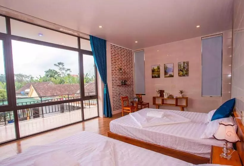 هتل Hugo Homestay