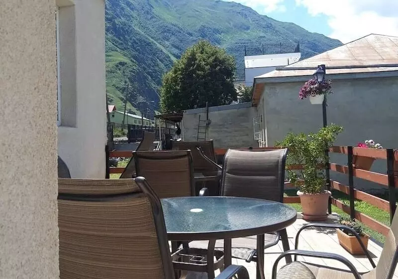 پانسیون Guest House Elguja Qushashvili