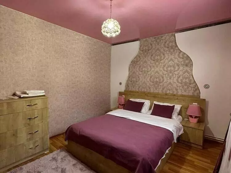 پانسیون Guest House Elguja Qushashvili