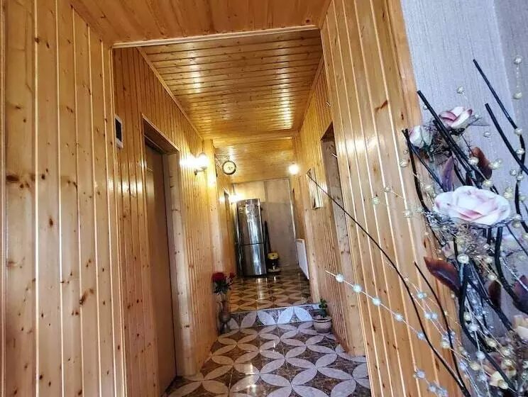 پانسیون Guest House Elguja Qushashvili