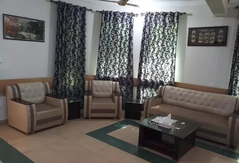 پانسیون Orion Inn