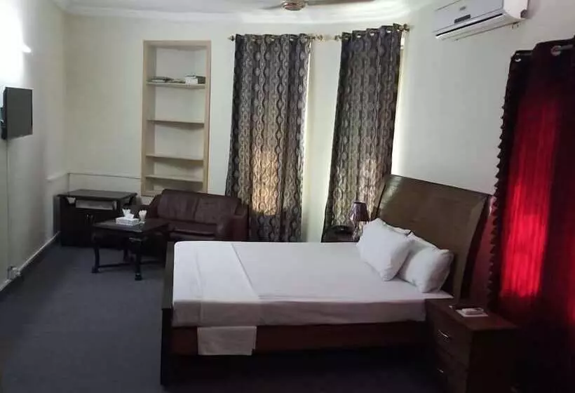 پانسیون Orion Inn