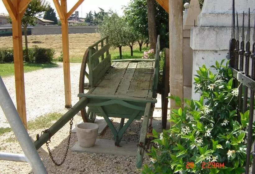 ホテル Agriturismo Sangallo
