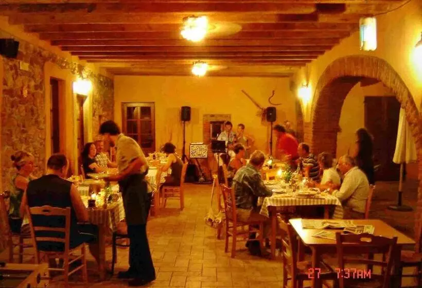 ホテル Agriturismo Sangallo