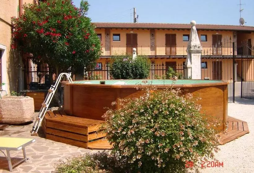 ホテル Agriturismo Sangallo