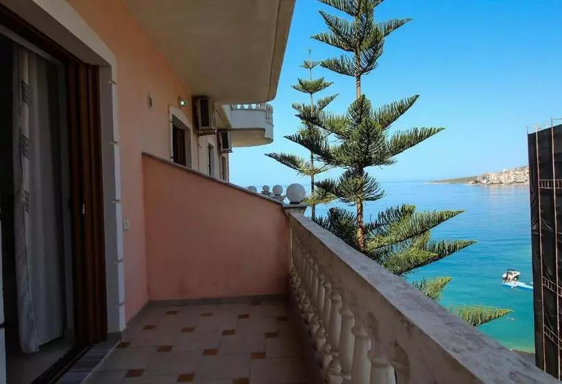 ペンション Apartments Romario