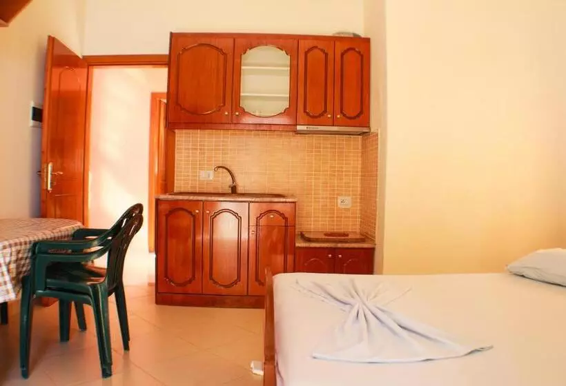 ペンション Apartments Romario