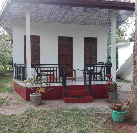 Pensió Calm Garden Cabanas