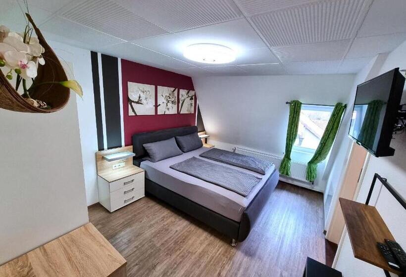 بنسيون Gasthof Goldener Stern