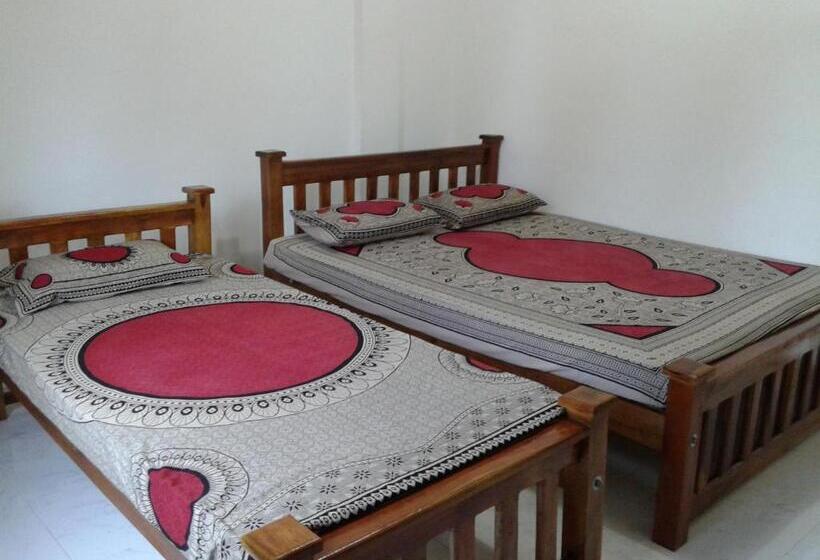 פנסיון Oudarya Guest