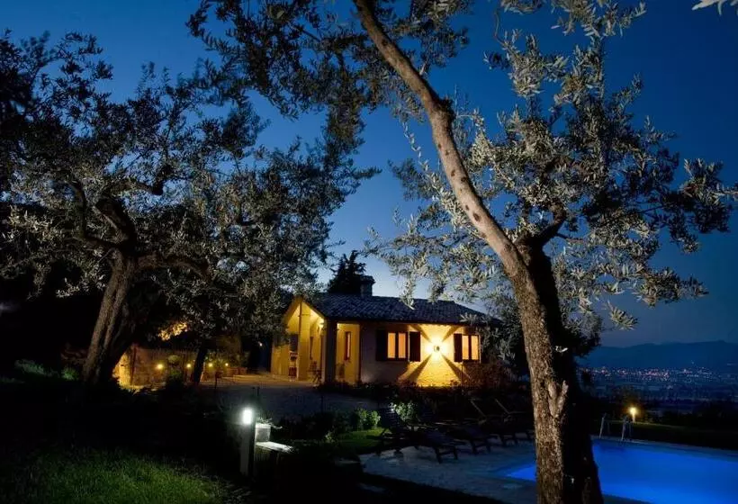 هتل Agriturismo Il Girasole