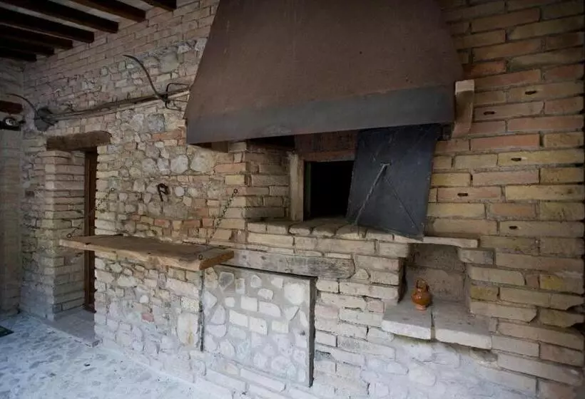 هتل Agriturismo Il Girasole