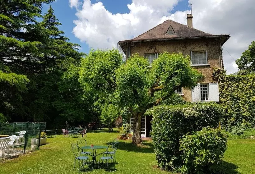 Majatalo Chambres D'hôtes Le Menestrel