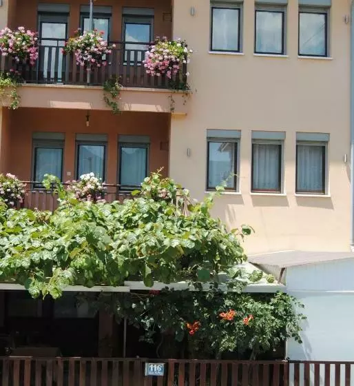 پانسیون Joleski Accommodation