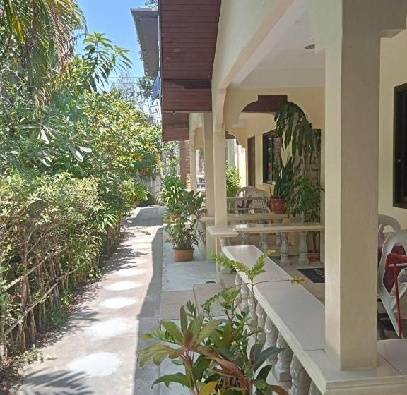 פנסיון Wattana Bungalow