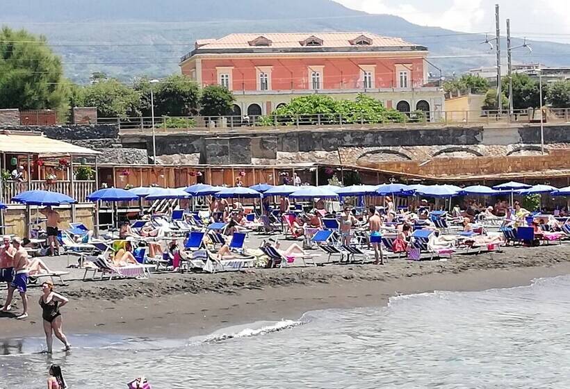 تختخواب و صبحانه Garden House Ercolano