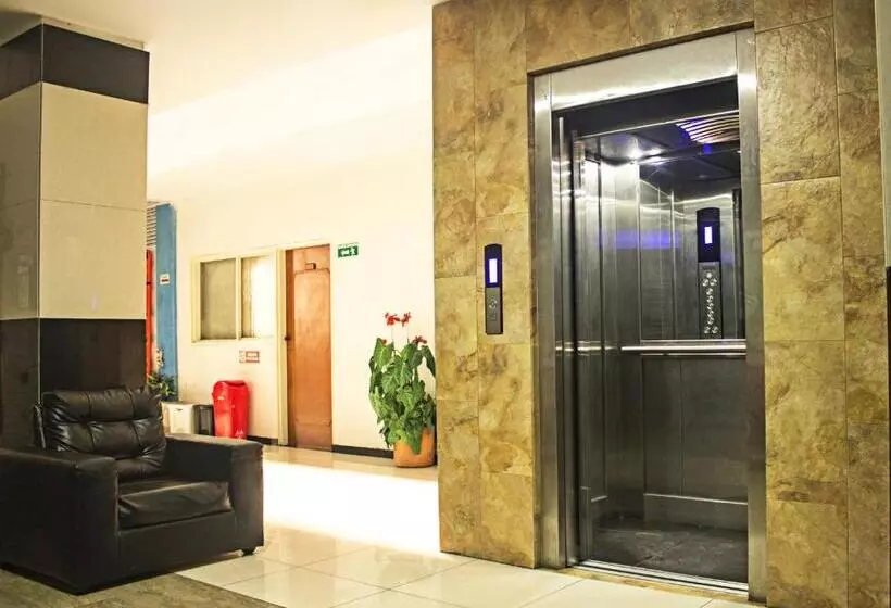 ホテル Centro Real