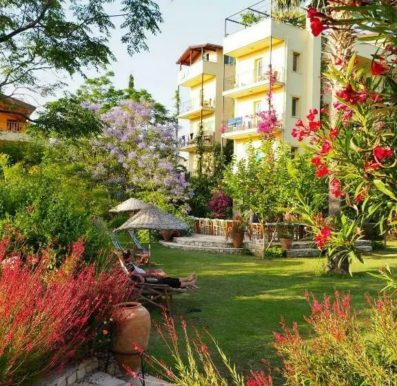 ホテル Emel Pension