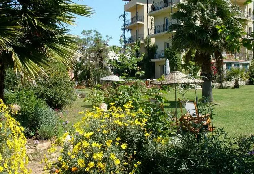 ホテル Emel Pension