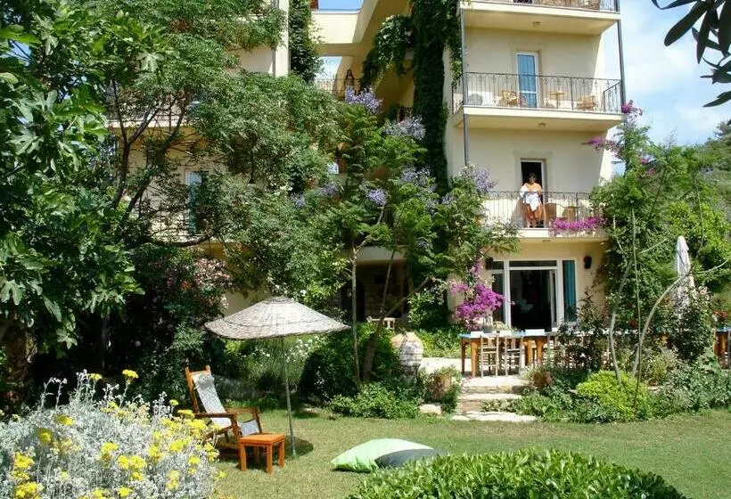 ホテル Emel Pension