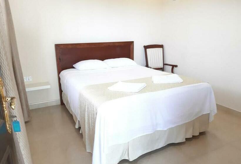 Hotel Royal Point Arugambay