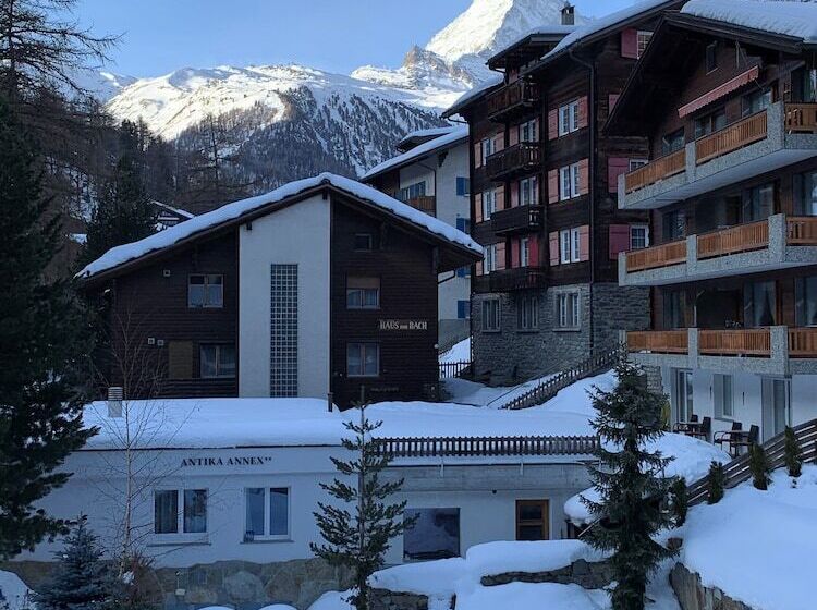 Majatalo Annex Antika