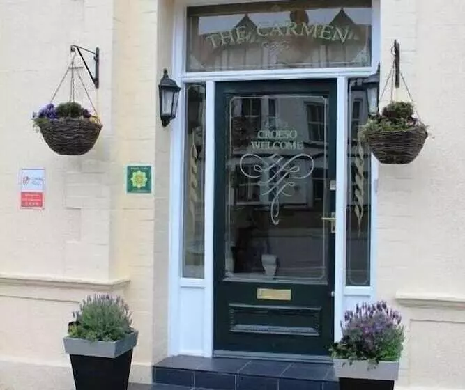 ペンション The Carmen Guesthouse