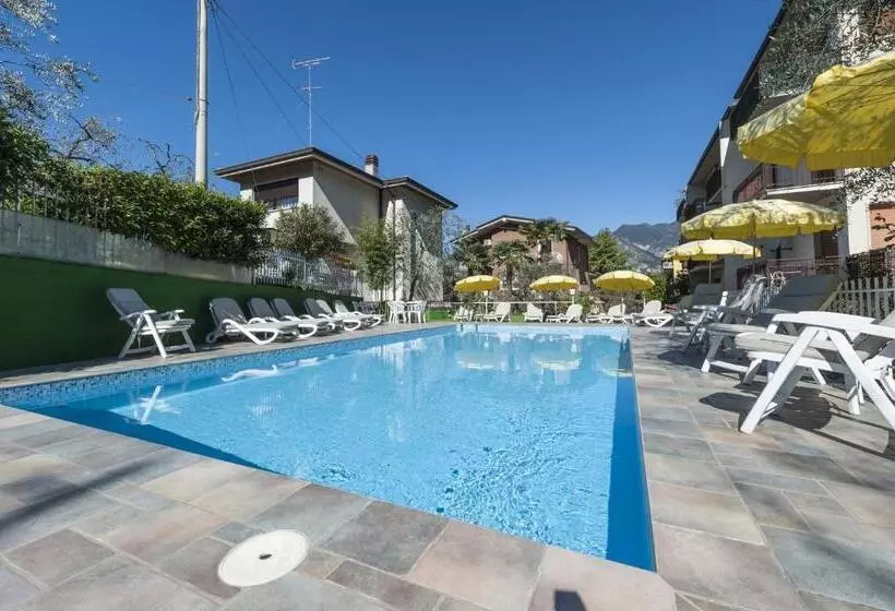 ホテル Garni Ischia