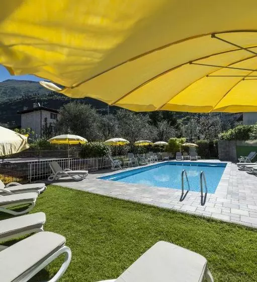 ホテル Garni Ischia