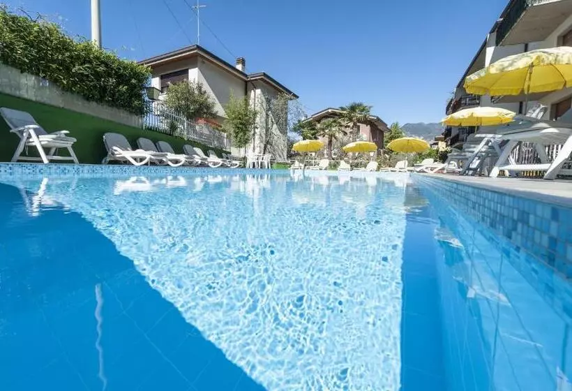 ホテル Garni Ischia