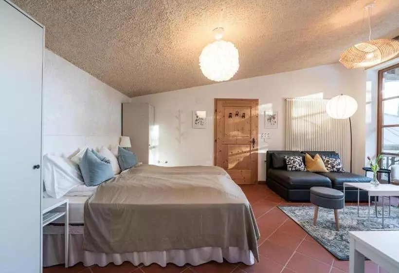 ペンション Schloss Castel Pienzenau   Guestrooms & Apartments   B&b Hotel & Restaurant