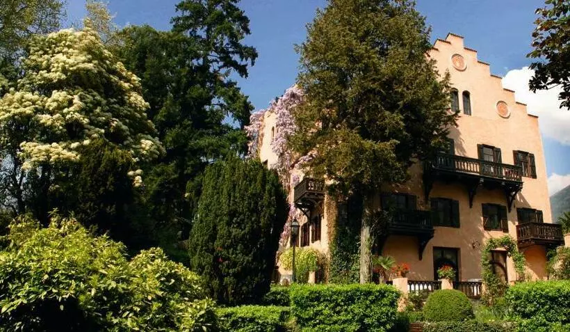 ペンション Schloss Castel Pienzenau   Guestrooms & Apartments   B&b Hotel & Restaurant