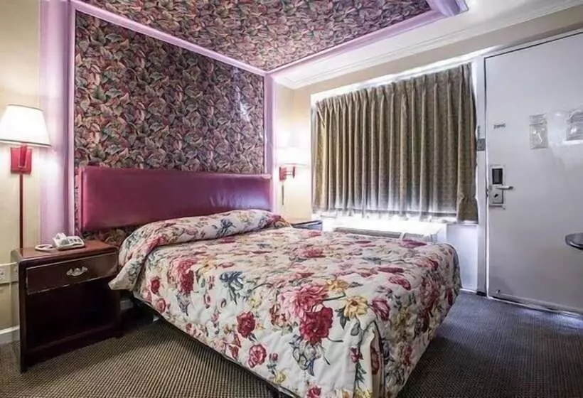 Отель Downbeach Inn