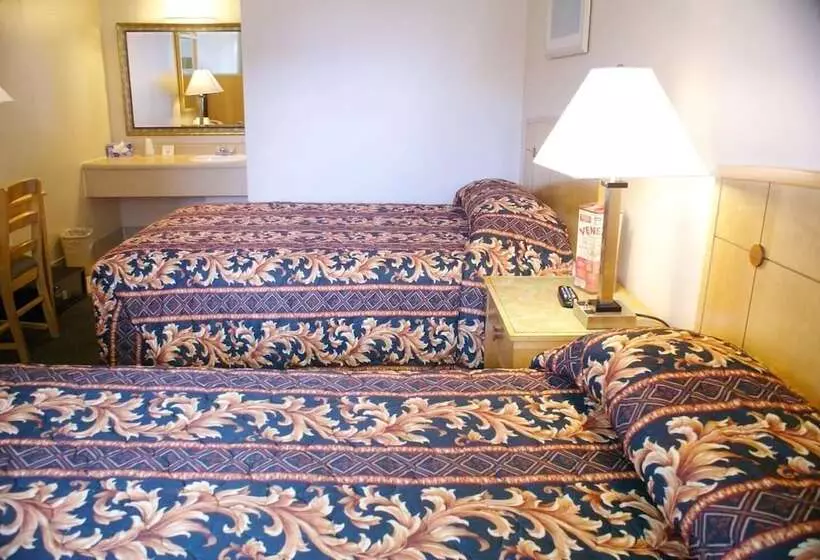 Отель Downbeach Inn